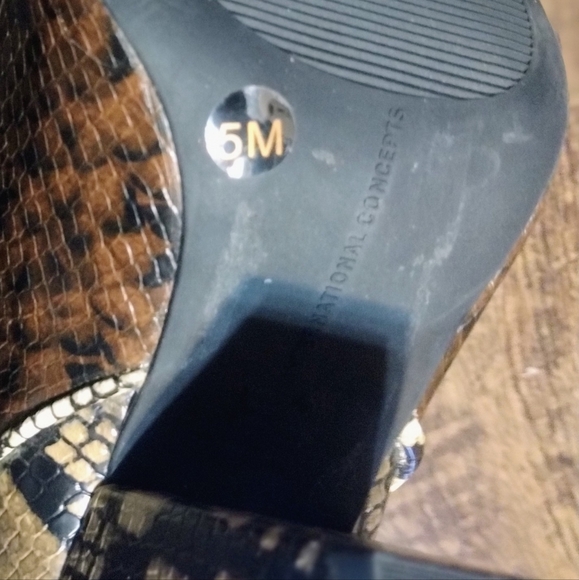 New w/Tag Original Price $129.50 (no box) INC International Concepts Boots - Picture 6 of 11